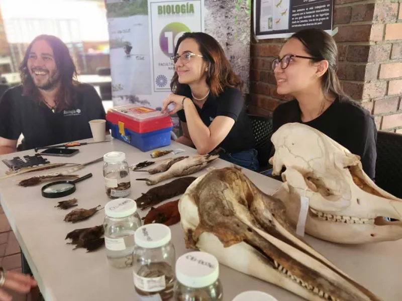 Programa de Biología recibió la Acreditación de Alta Calidad por seis años Programa de Biología recibió la Acreditación de Alta Calidad por seis años