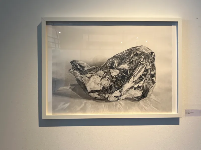 Estudiantes de Artes Visuales exploraron la memoria en la exposición 'Huellas entre lápiz y agua'